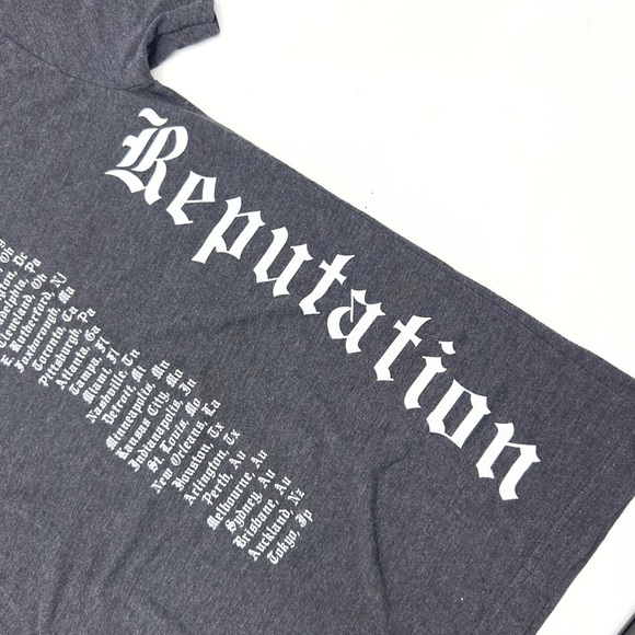 Taylor Swift Reputation Stadium Tour Concert Tee Shirt Size Small Gray 2018 - Picture 5 of 9